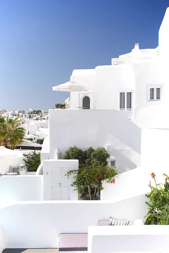 Katikies whitewashed architecture