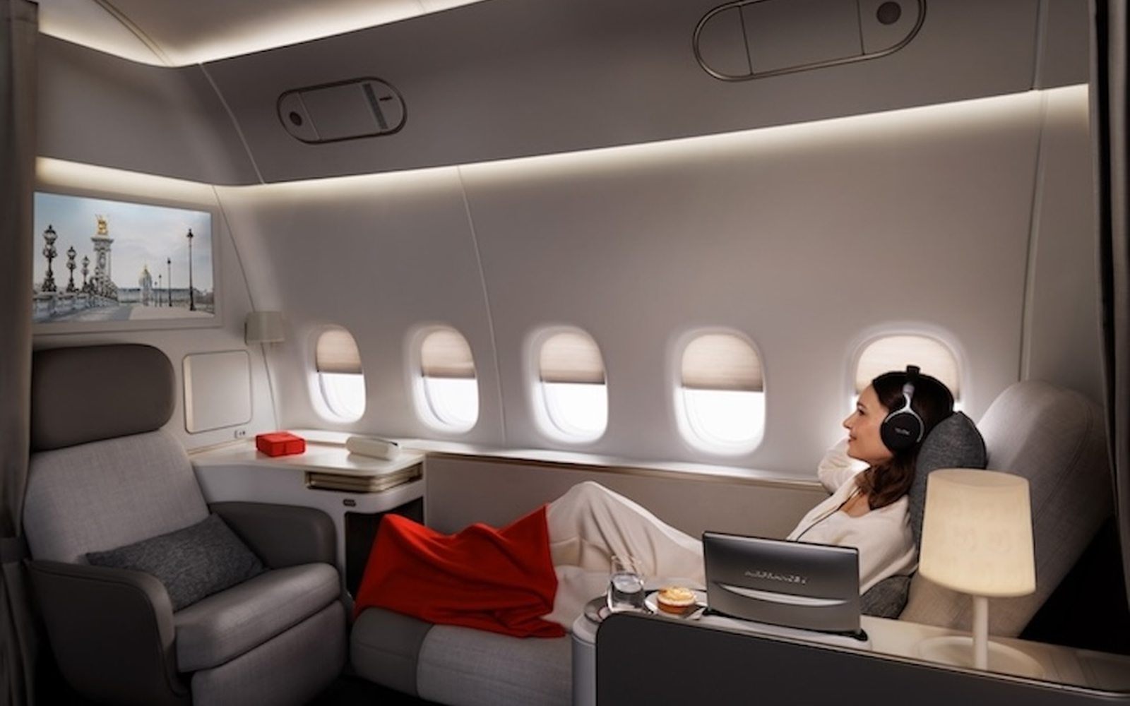 Air France La Premiere dining