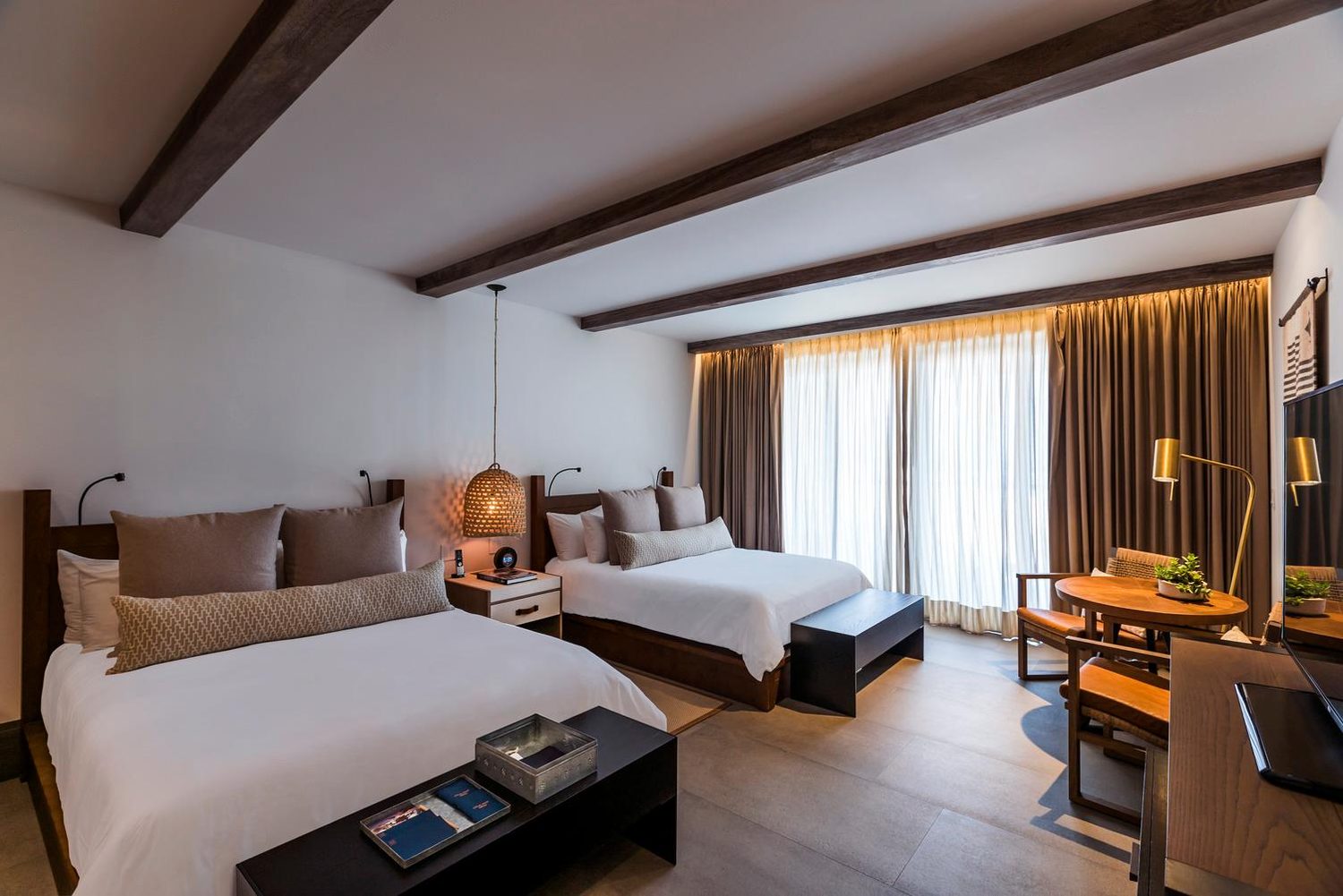 Alcoba Queen bed